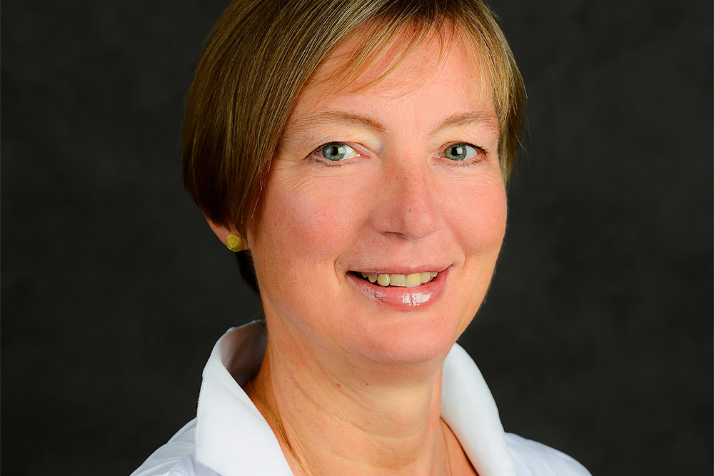 Dr. Claudia Best — Gynäkologin